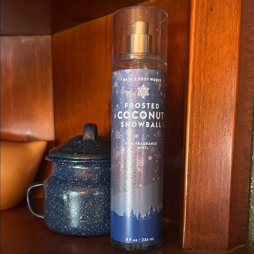 Bath & Body Works Frosted Coconut Snowball Fragrance Mist